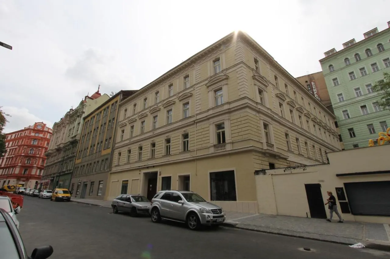 Zizka Home Apartments Prag