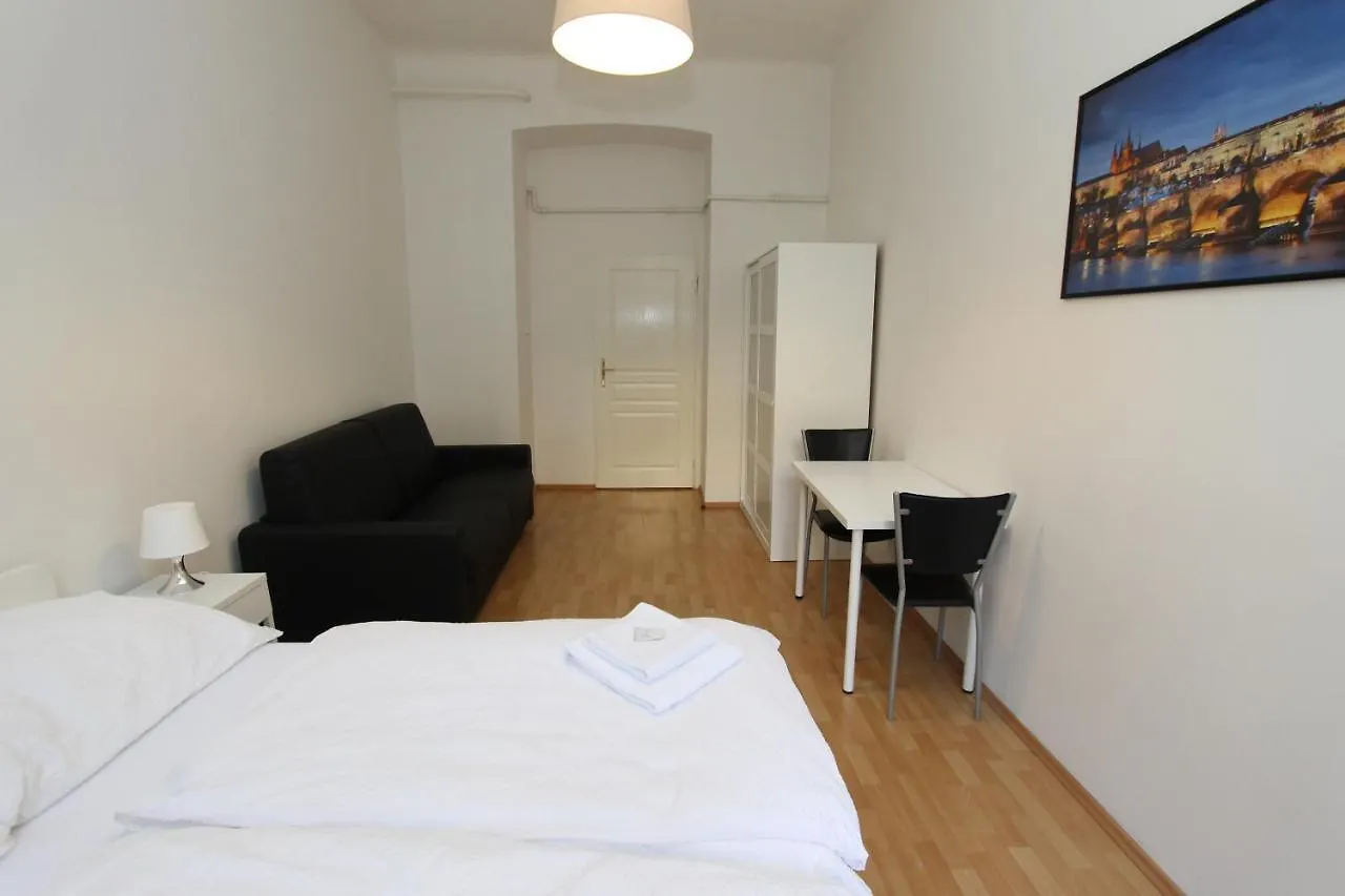 Zizka Home Apartments Prag