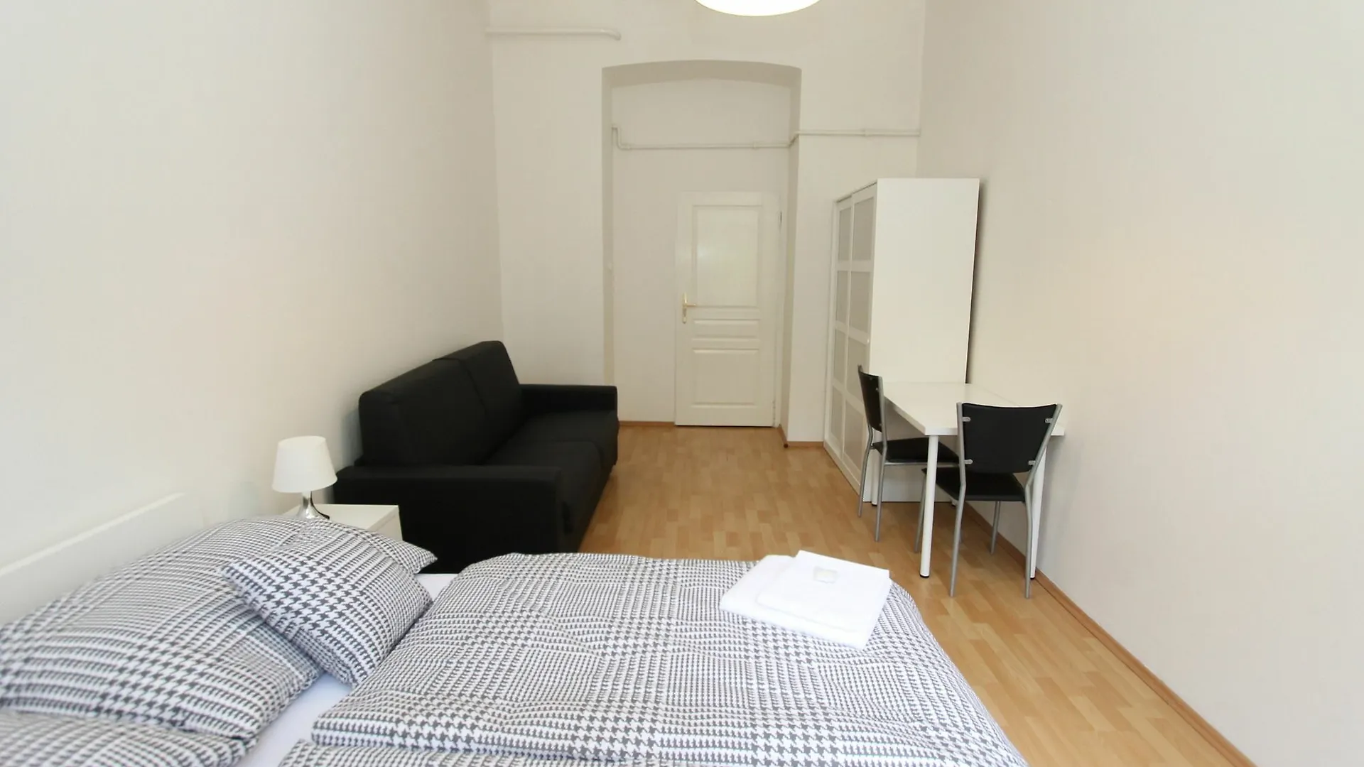 Zizka Home Apartments Prag